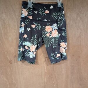 RESA Floral Shorts with Peach and Cream Blooms